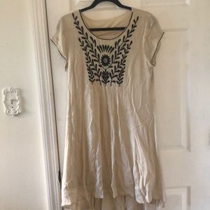 Francesca’s short sleeve flowy dress
